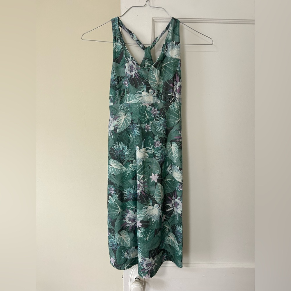 Patagonia athletic dress